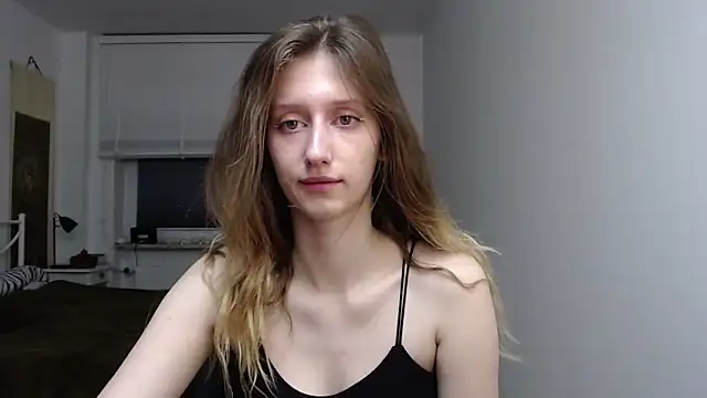 Snapshot of LUNA_delight chatting on October 24, 2025, 5:26 am LUNA delight online show from October 24, 2025, 5:26 am
