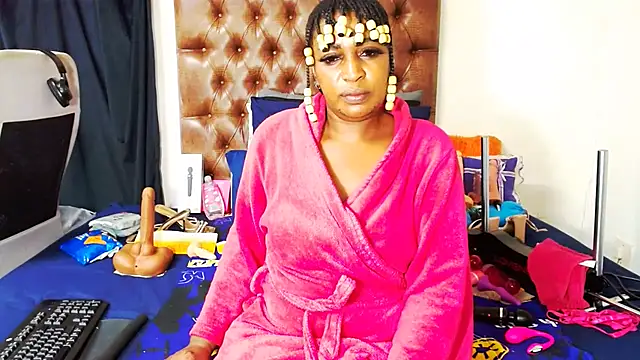 Hotxbums22 online show from February 12, 2026, 7:36 am