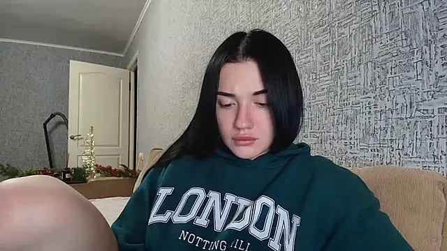 Liana diva online show from December 15, 2025, 6:23 pm