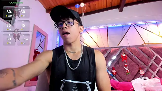 Snapshot of AkazaBoy_ chatting on December 21, 2024, 4:19 am AkazaBoy  online show from December 21, 2024, 4:19 am