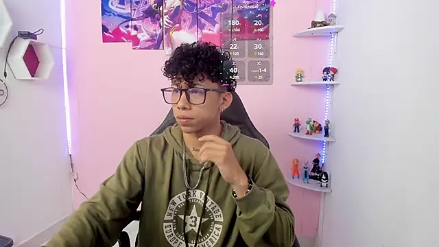 Snapshot of AkazaBoy_ chatting on January 12, 2025, 4:21 am AkazaBoy  online show from January 12, 2025, 4:21 am