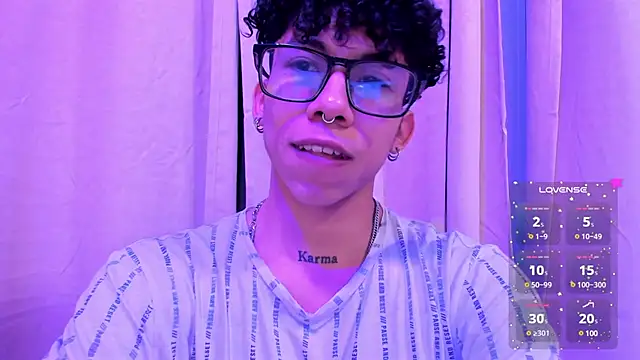 Snapshot of AkazaBoy_ chatting on January 30, 2025, 4:27 am AkazaBoy  online show from January 30, 2025, 4:27 am