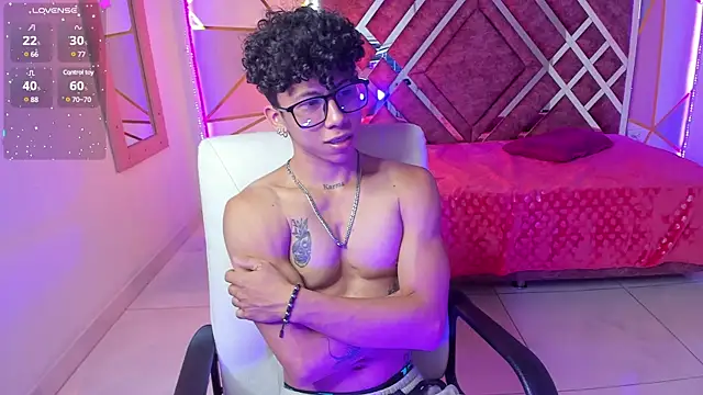 Snapshot of AkazaBoy_ chatting on January 31, 2025, 4:36 am AkazaBoy  online show from January 31, 2025, 4:36 am