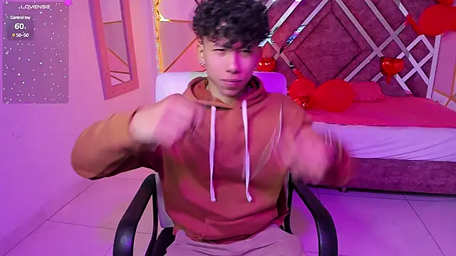 Snapshot of AkazaBoy_ chatting on February 11, 2025, 4:01 am AkazaBoy  online show from February 11, 2025, 4:01 am