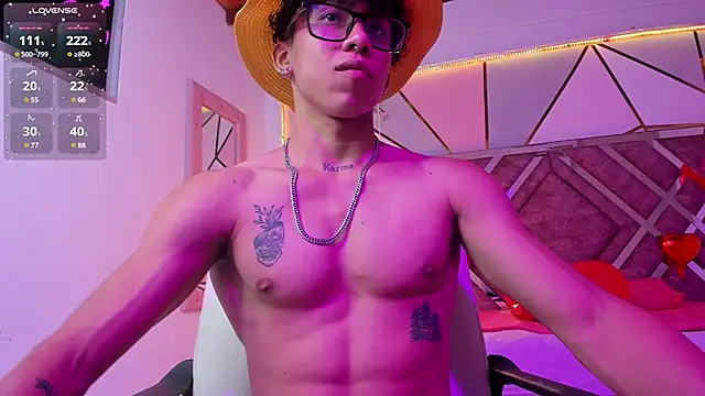 Snapshot of AkazaBoy_ chatting on February 11, 2025, 7:02 am AkazaBoy  online show from February 11, 2025, 7:02 am