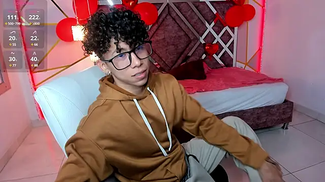 Snapshot of AkazaBoy_ chatting on February 12, 2025, 4:12 am AkazaBoy  online show from February 12, 2025, 4:12 am