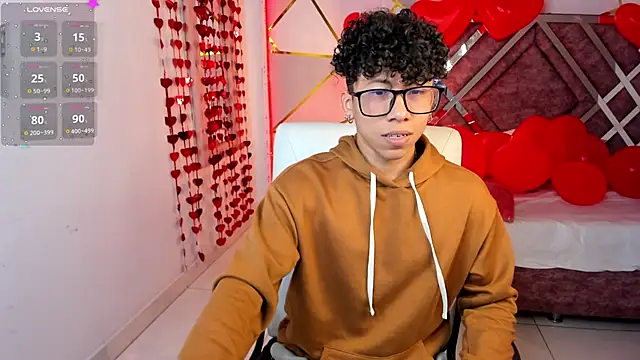 Snapshot of AkazaBoy_ chatting on February 18, 2025, 4:15 am AkazaBoy  online show from February 18, 2025, 4:15 am