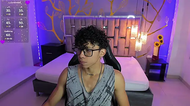 Snapshot of AkazaBoy_ chatting on March 6, 2025, 3:46 am AkazaBoy  online show from March 6, 2025, 3:46 am