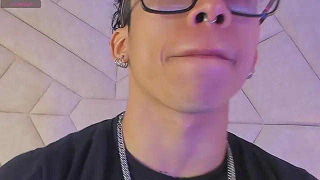 Snapshot of AkazaBoy_ chatting on September 22, 2025, 4:25 am AkazaBoy  online show from September 22, 2025, 4:25 am