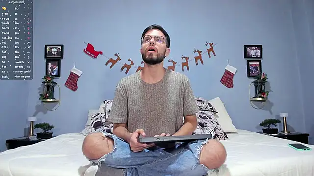 ETHAN ADAM online show from December 6, 2024, 2:13 am