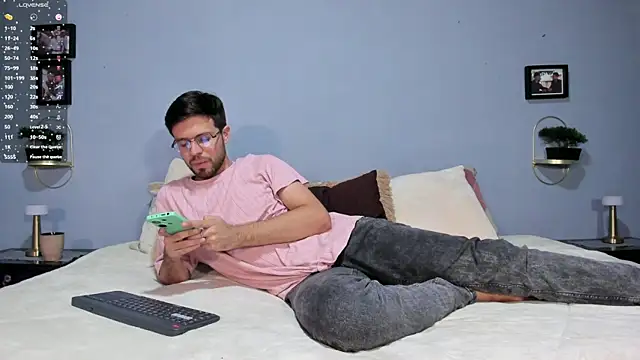 ETHAN ADAM online show from January 3, 2025, 11:23 pm