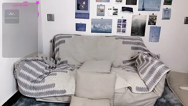 LiLiYbaby online show from December 14, 2024, 6:20 pm