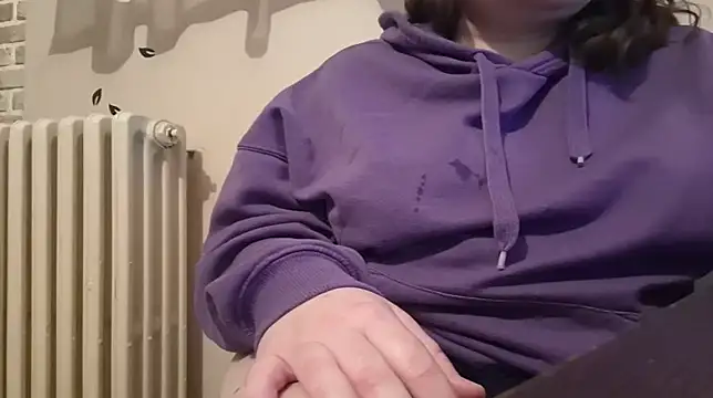 Snapshot of AalinnaK chatting on February 3, 2025, 2:34 pm AalinnaK online show from February 3, 2025, 2:34 pm