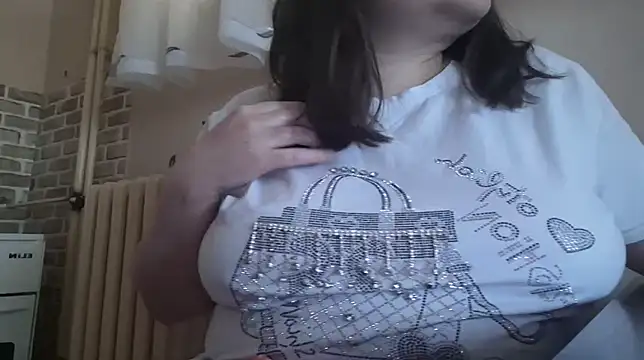 Snapshot of AalinnaK chatting on March 6, 2025, 2:29 pm AalinnaK online show from March 6, 2025, 2:29 pm