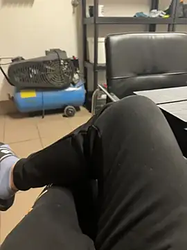 daubine46 online show from March 19, 2026, 2:32 pm