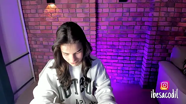 Snapshot of adriana_allien chatting on January 17, 2025, 10:01 pm adriana allien online show from January 17, 2025, 10:01 pm