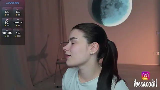 Snapshot of adriana_allien chatting on May 8, 2026, 9:20 pm adriana allien online show from May 8, 2026, 9:20 pm