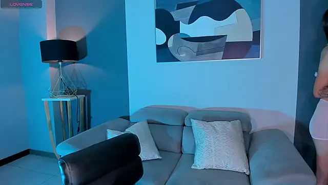 Snapshot of TaraLawrence chatting on October 5, 2025, 11:46 pm TaraLawrence online show from October 5, 2025, 11:46 pm