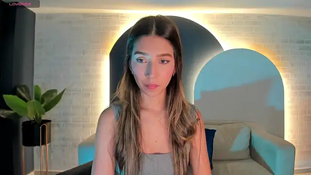 Snapshot of TaraLawrence chatting on October 15, 2025, 3:39 am TaraLawrence online show from October 15, 2025, 3:39 am