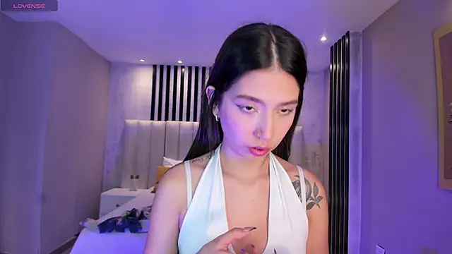 Snapshot of TaraLawrence chatting on December 2, 2025, 2:50 am TaraLawrence online show from December 2, 2025, 2:50 am