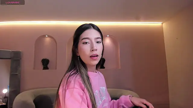 Snapshot of TaraLawrence chatting on January 7, 2026, 3:20 am TaraLawrence online show from January 7, 2026, 3:20 am