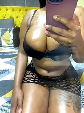 BeautyAuroa online show from November 10, 2025, 9:14 pm