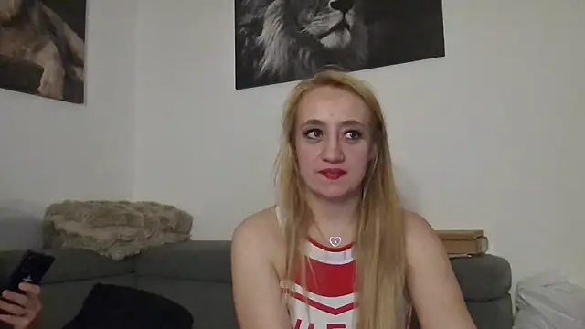 Snapshot of LoveXAddict chatting on March 15, 2026, 9:43 pm LoveXAddict online show from March 15, 2026, 9:43 pm