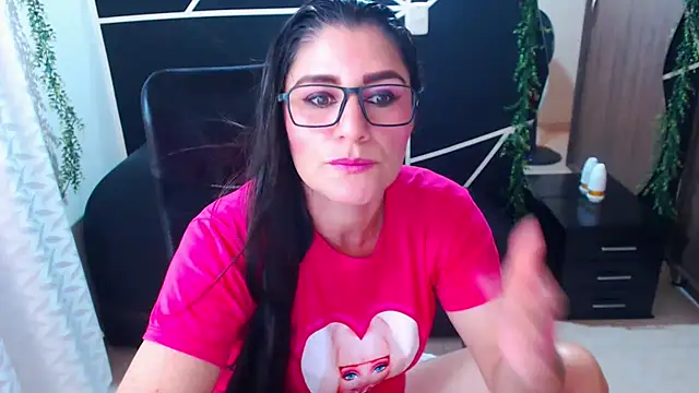 LUCY LI online show from March 6, 2025, 6:26 pm