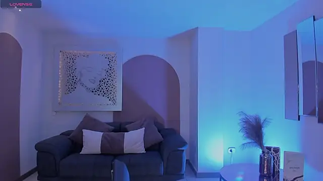 MaddisonLowe online show from February 10, 2026, 8:35 pm