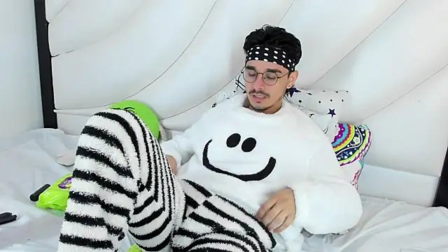 Hugo Coopers online show from March 17, 2025, 3:57 am