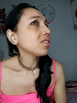 Snapshot of KimPielCanela chatting on January 24, 2025, 11:37 am KimPielCanela online show from January 24, 2025, 11:37 am