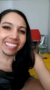 Snapshot of KimPielCanela chatting on March 2, 2025, 5:36 pm KimPielCanela online show from March 2, 2025, 5:36 pm