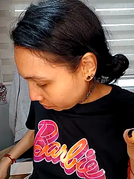 Snapshot of KimPielCanela chatting on October 14, 2025, 9:26 pm KimPielCanela online show from October 14, 2025, 9:26 pm