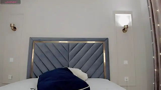 Snapshot of oxxx_me chatting on February 16, 2025, 2:09 am oxxx me online show from February 16, 2025, 2:09 am