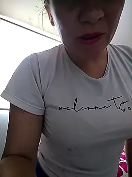 Snapshot of ELEKTRA-LUXURY chatting on March 19, 2025, 5:28 pm ELEKTRA-LUXURY online show from March 19, 2025, 5:28 pm