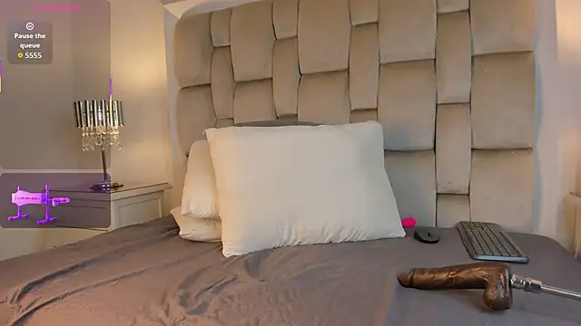 SamanthaBrown69 online show from January 12, 2026, 3:23 am