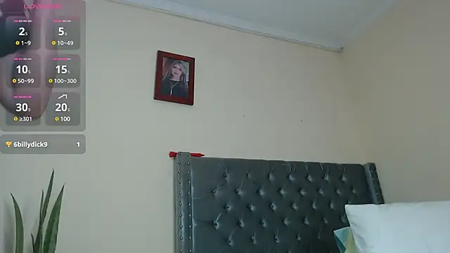 Snapshot of Emmy_flow chatting on January 5, 2025, 12:52 am Emmy flow online show from January 5, 2025, 12:52 am