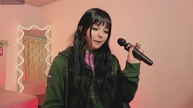 hina tay online show from November 25, 2025, 3:06 am