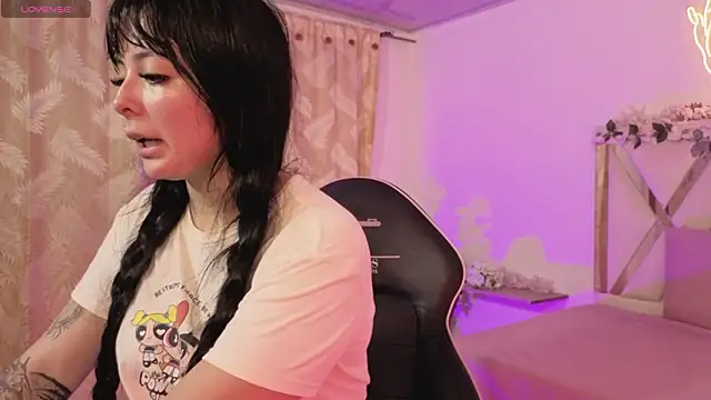 hina tay online show from March 24, 2026, 3:33 am