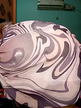 poojaji690 online show from February 9, 2025, 5:50 am