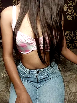 poojaji690 online show from September 23, 2025, 4:37 am