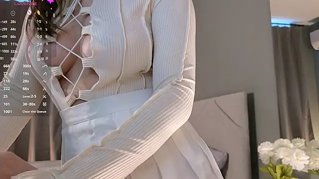 bonnyfloweer online show from December 6, 2024, 4:47 am