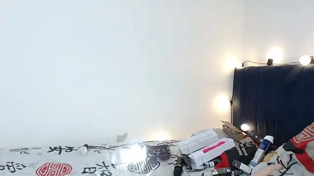 Bitsy Messy online show from December 18, 2024, 6:32 am