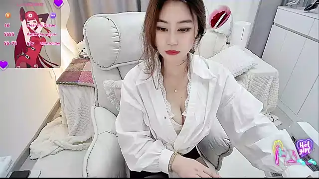 Feifei-cn online show from March 23, 2026, 1:42 am