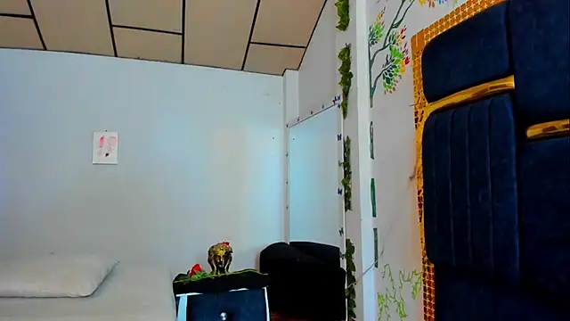 Snapshot of fulfill_fantasies1 chatting on September 29, 2025, 12:32 pm fulfill fantasies1 online show from September 29, 2025, 12:32 pm