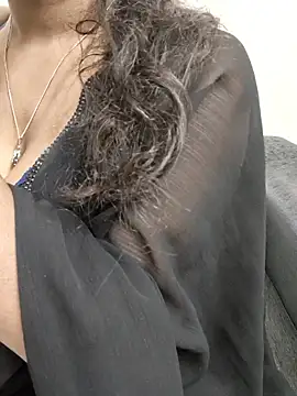 beby girLL online show from January 18, 2026, 7:56 am