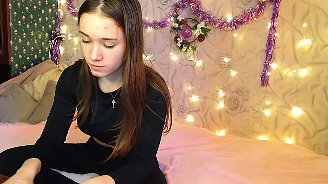 fluffy kitty  online show from January 13, 2025, 7:43 am