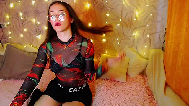 fluffy kitty  online show from September 21, 2025, 3:30 am