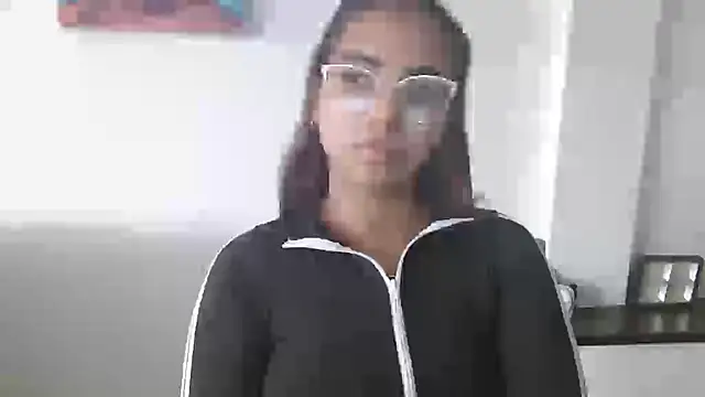 Miapeyton online show from June 30, 2026, 7:26 pm