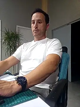 Lucas   81 online show from November 4, 2025, 7:13 pm